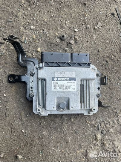 Блок управления двигателем эбу Hyundai Solaris 1