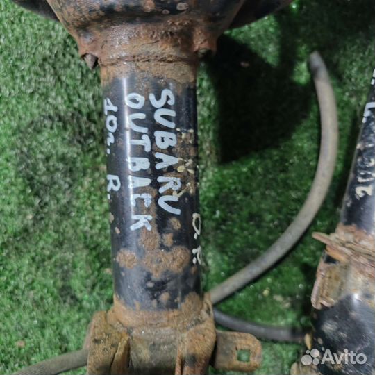 Передние стойки subaru outback 2010