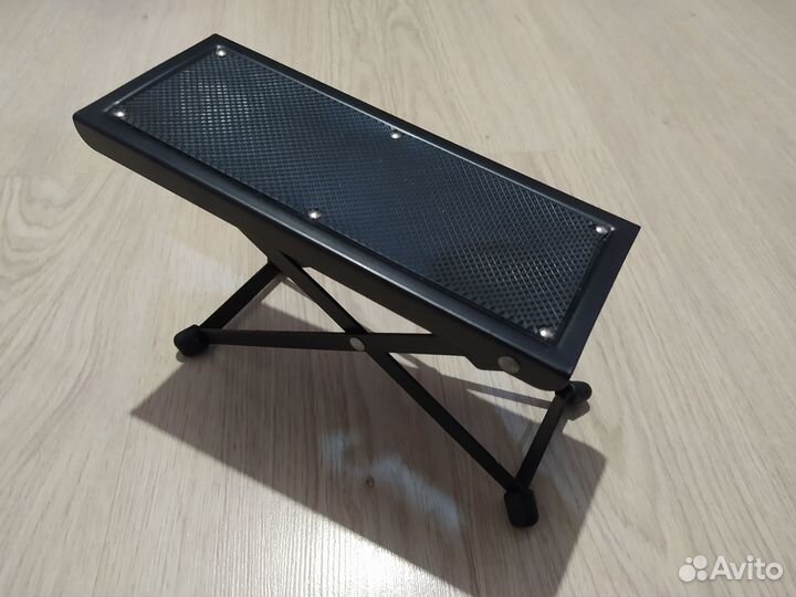 Подставка под ногу гитариста