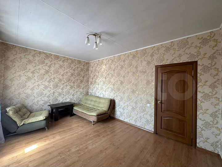 3-к. квартира, 90 м², 2/2 эт.