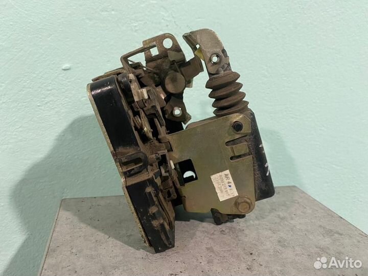 Замок двери передний правый Renault Logan