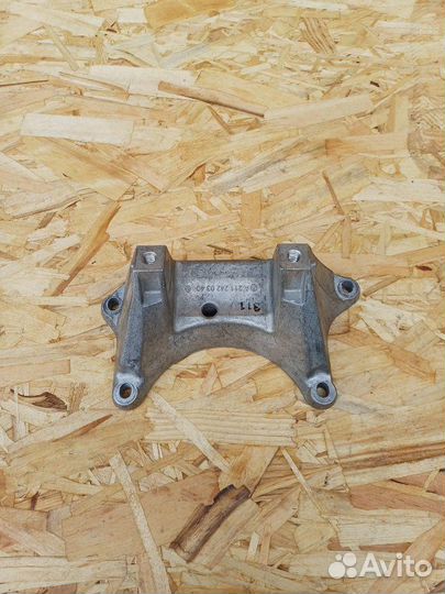 Кронштейн АКПП Mercedes-Benz E 213 654.920 2016