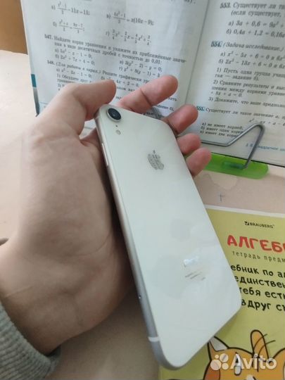 iPhone Xr, 64 ГБ