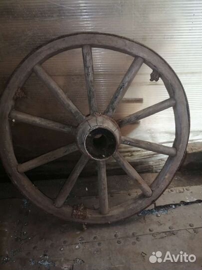 Колесо деревянное от телеги