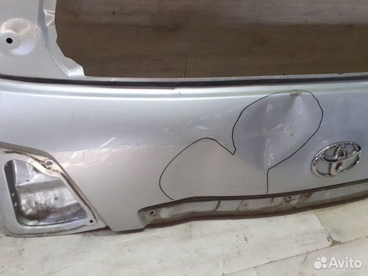 Крышка багажника Toyota