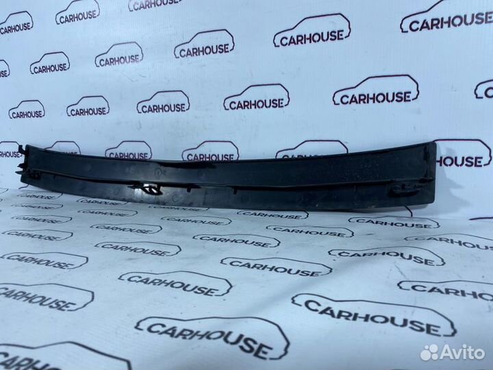 Накладка радиатора Audi A4 B8