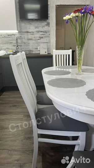 Кухонный стол и стулья