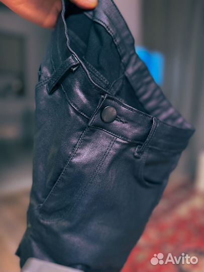 Брюки с покрытием кожа