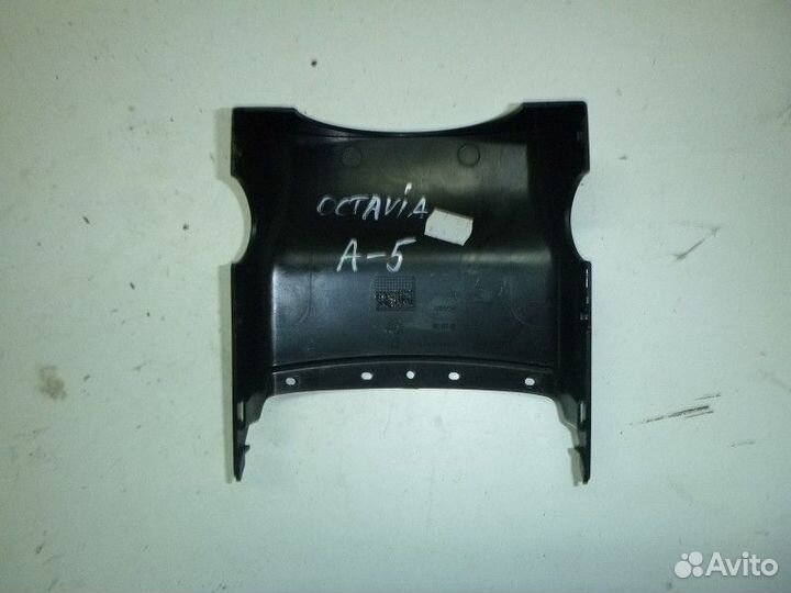 Кожух рулевой колонки (верхний) skoda octavia (A5)