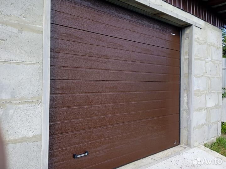 Ворота подъемные под потолок