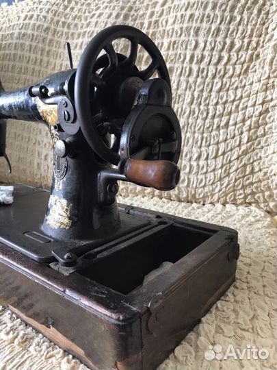 Машинка швейная Singer