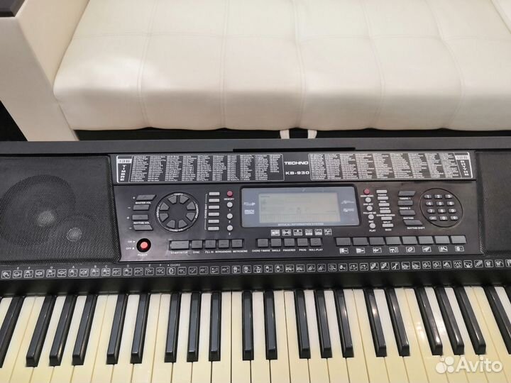 Продаю синтезатор