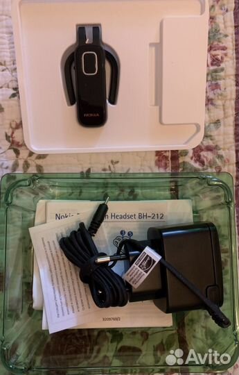 Минигарнитура Nokia Bluetooth Headset BH-212