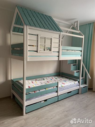 Двухъярусная кровать детская домик
