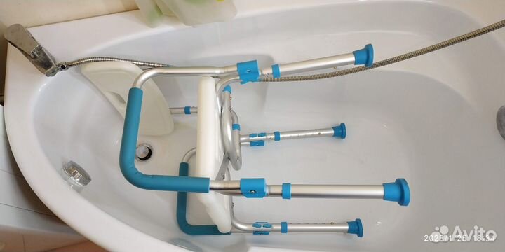 Стул в ванну для пожилых