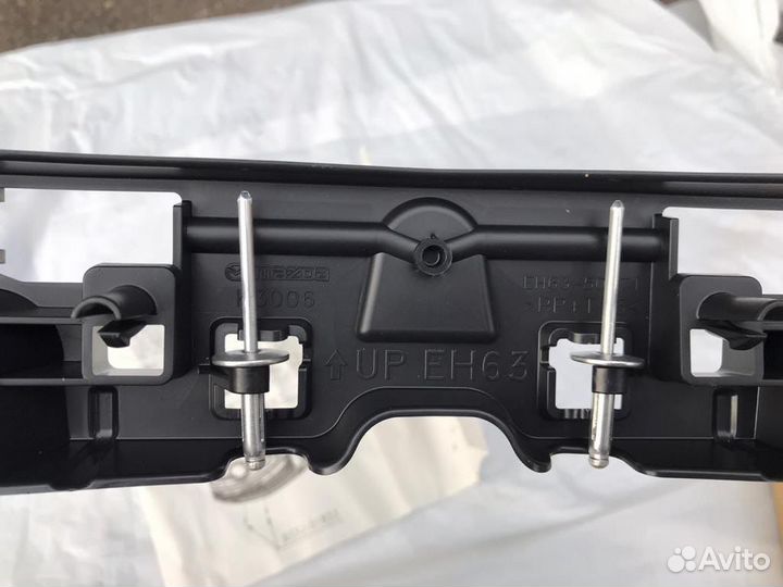 Подиум под гос номер Mazda CX-7 EH6350171
