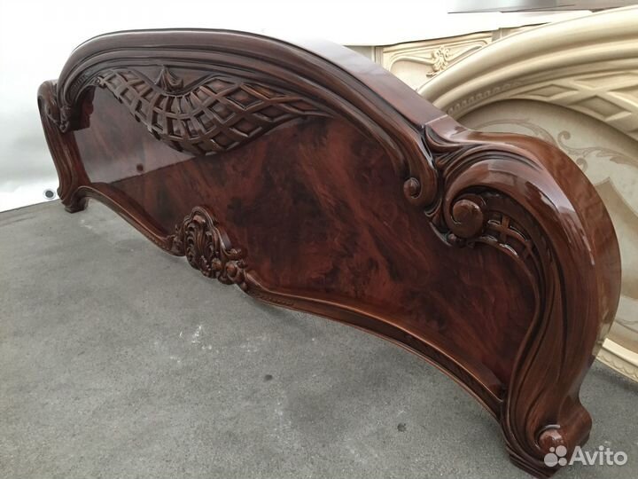 Спальный гарнитур в стиле барокко