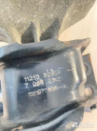 Подушка двигателя правая Renault Duster HSA K9K