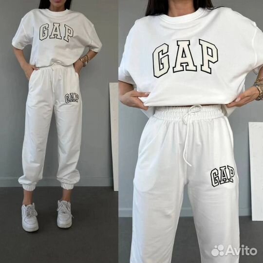 Костюм женский спортивный