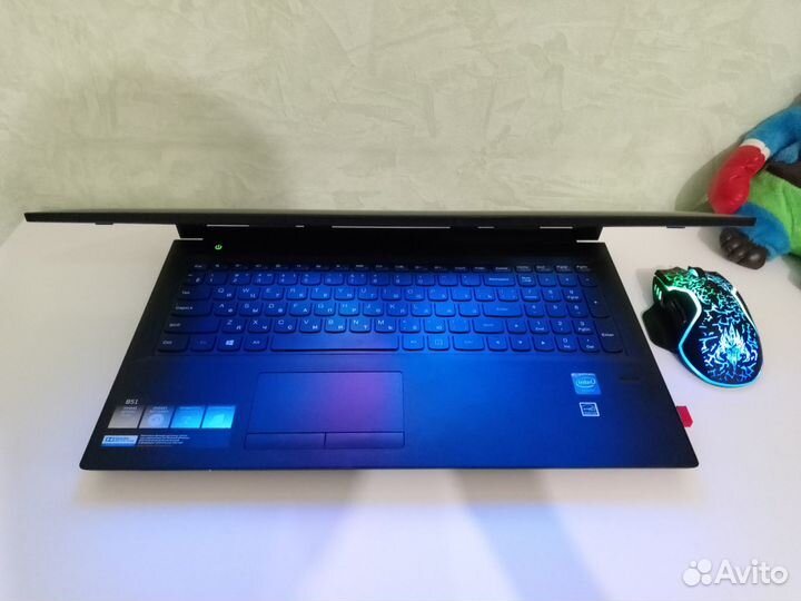 Новый 8 гиговый мощный ультрабук на SSD