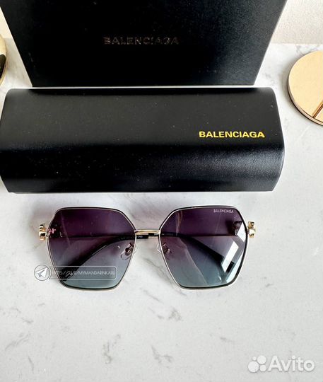 Солнцезащитные очки Balenciaga