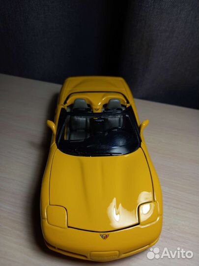 Chevrolet corvette 1997 машина моделька
