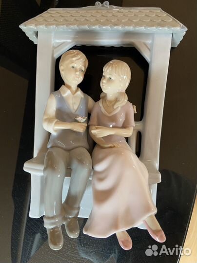 Статуэтка фарфор