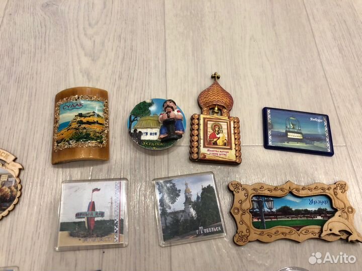 Магниты на холодильник из разных стран и городов