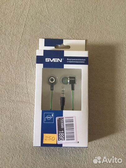Наушники в упаковке Sven