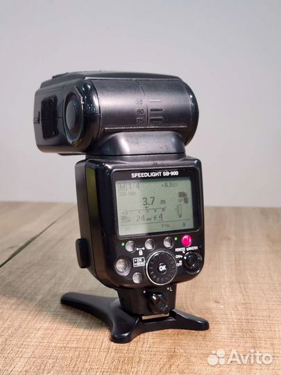 Вспышка Nikon SB-900