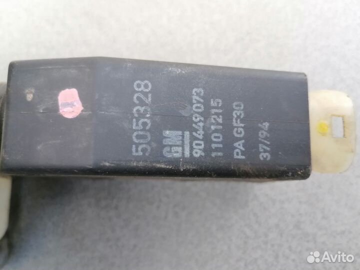 Замок двери передней правой для Opel Omega B