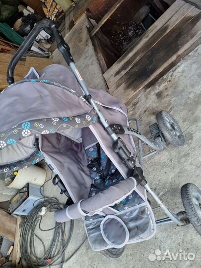 Прогулочная коляска