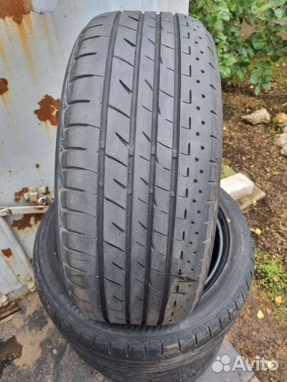 Bridgestone Playz PX-RV 215/50 R17 95