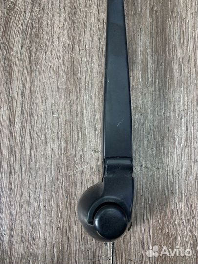 Поводок дворника задний Volkswagen Golf 4 хетчбэк