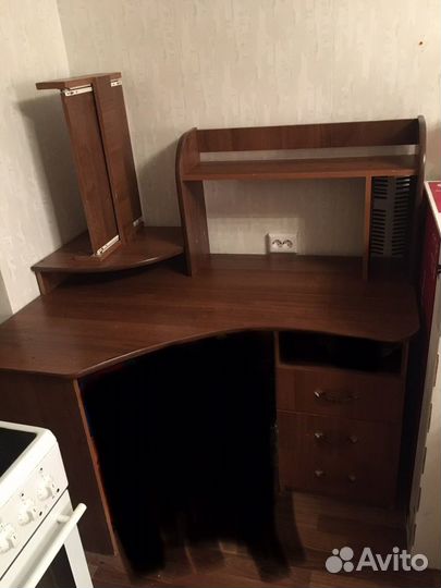 Компьютерный стол