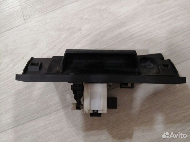 Ручка двери багажника пежо 206