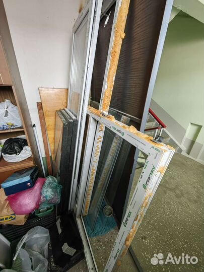 Оконный блок с дверью