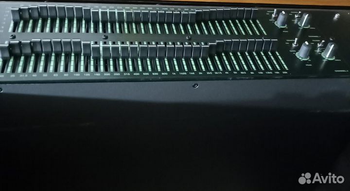 Графический эквалайзер LA Audio EQ-231G