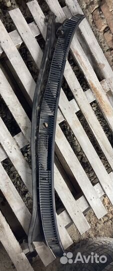 Жабо накладка под дворники toyota corolla e90