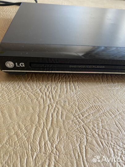 DVD плеер LG DGK875