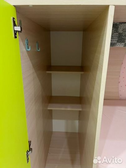 Кровать двухъярусная