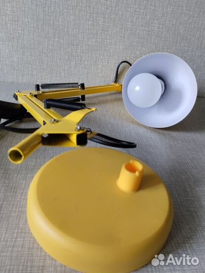 Лампа настольная