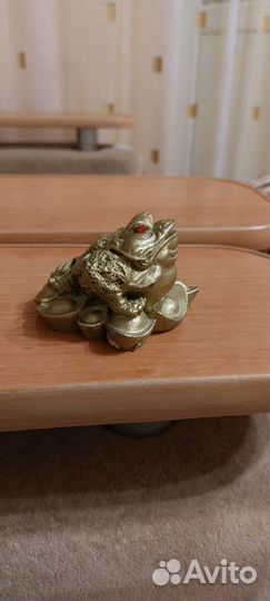 Статуэтка лягушка