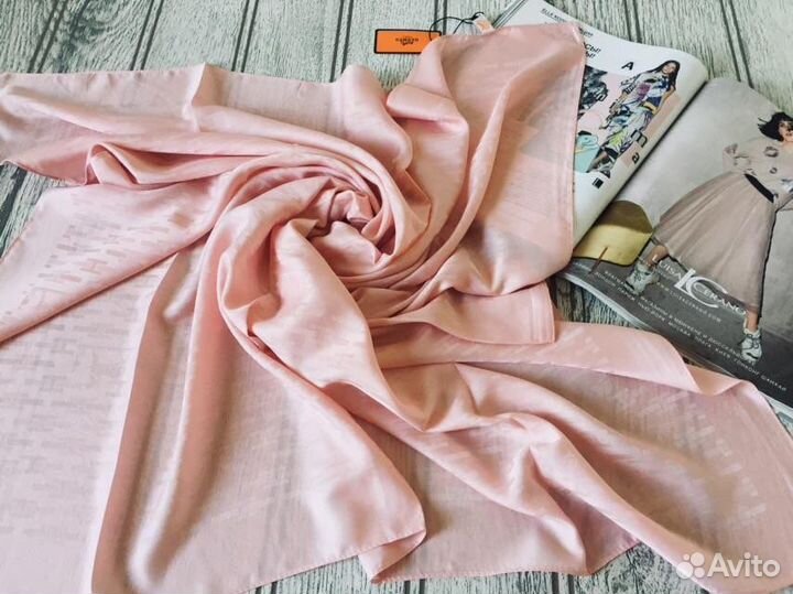 Однотонный шёлковый платок Hermes