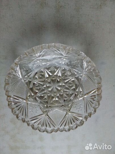 Хрустальные вазы конфетницы