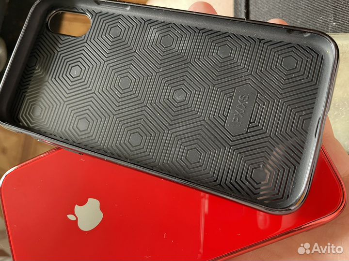 Чехлы на iPhone X/XS