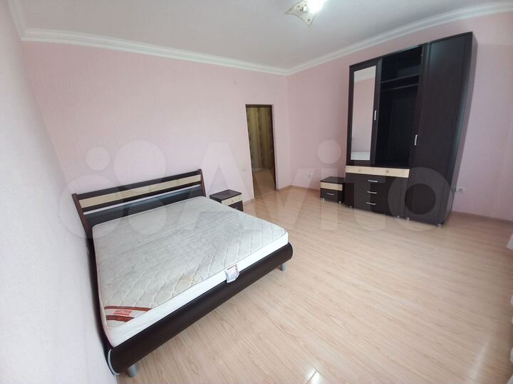2-к. квартира, 80 м², 5/9 эт.