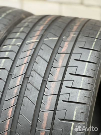 Pirelli P Zero PZ4 285/35 R20