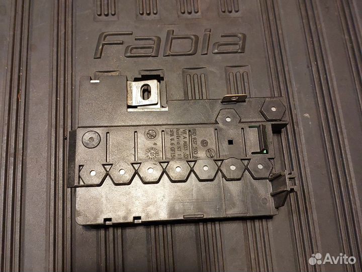 Поперечная кожуха 6r0937550a