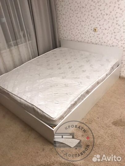 Кровать двуспальная